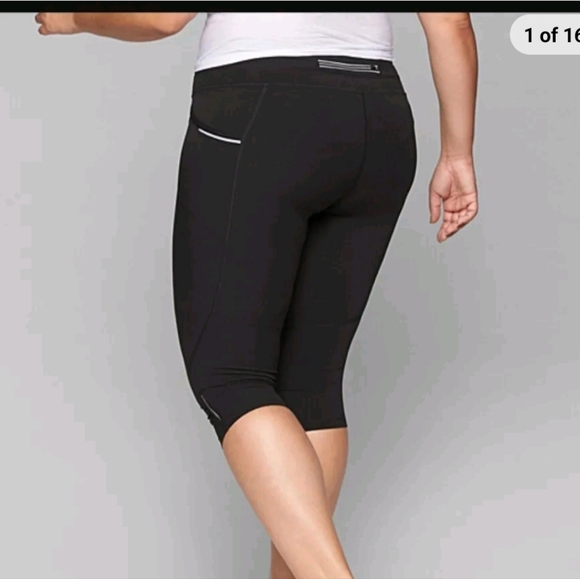 Athleta Dobby Be Free Black Knicker Crop Workout Leggings Size Small - Picture 9 of 9